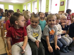 Zobrazit » divadelní představení Dráček-O kohoutkovi a slepičce