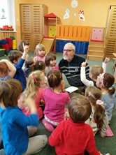 Zobrazit » 6.1.2018 - Pohádkový dědeček u Sluníček