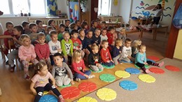 Zobrazit » Vystoupení sborečku Duha s tanečním doprovodem