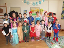 Zobrazit » Karneval 2022 modrá třída