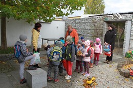 Zobrazit » Návštěva u sochaře V. Fialy