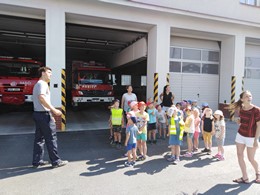 Zobrazit » 3. a 4. třída u hasičů