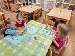 Zobrazit » První malování po znovuotevření naší školky