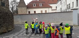 Zobrazit » Návštěva lékárny a knihkupectví