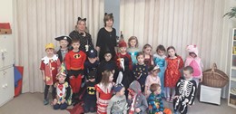 Zobrazit » Karneval v Sedmikráskách