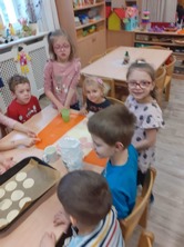 Zobrazit » Pekli jsme koblížky