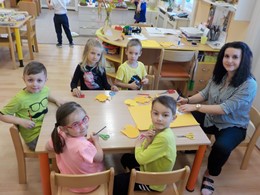 Zobrazit » Vyrábíme jaro do třídy
