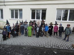 Zobrazit » 30.4. Pomněnky a čarování na zahradě