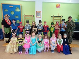 Zobrazit » Karneval v Pomněnkách