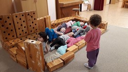 Zobrazit » Broučci si postavili domeček a šli spát 10_2020