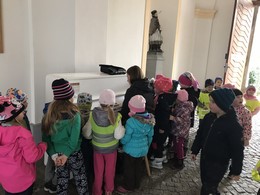 Zobrazit » Zazpívali jsme u knihovny