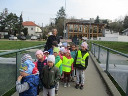 Zobrazit » Koťata - vynášení Moreny