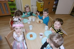 Zobrazit » Zajíčci si užili karneval