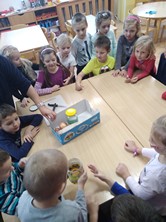 Zobrazit » Ježečci se připravují na návštěvu čertů