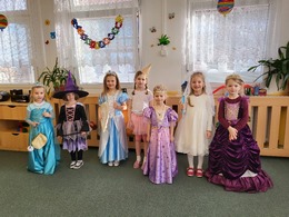 Zobrazit » Karneval Koťata