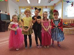 Zobrazit » Karneval - Medvíďata