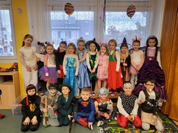Zobrazit » Karneval Koťata